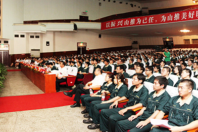 作為推動(dòng)企業(yè)加快發(fā)展三大平臺(tái)之一的人力資源管理提升工作，將是當(dāng)前和今后一段時(shí)期山推股份人力資源管理的首要任務(wù)。